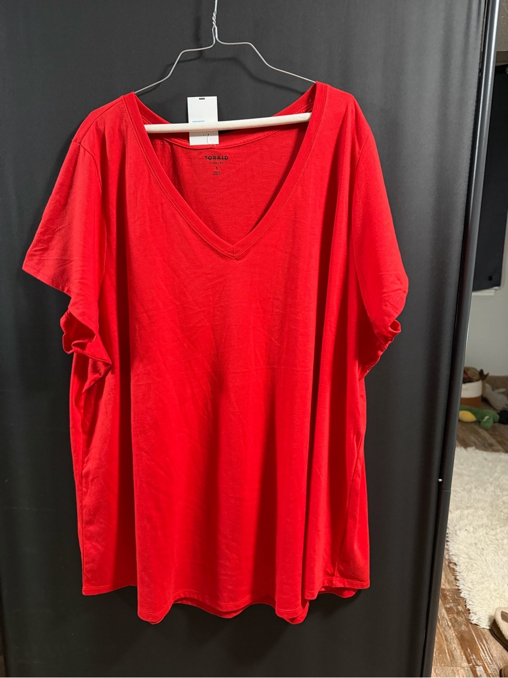 torrid Bright Red V-Neck Short Sleeve Tee sz 5